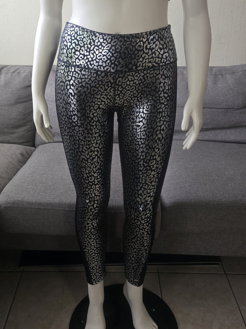 Zumba Fitness Black Metallic Leopard Ankle Leggings